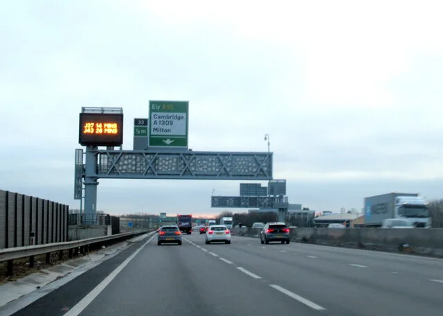 The A14 eastbound approaching junction 33 at Milton, photographed in 2024. The collision happened on the eastbound carriageway between Histon and Milton.