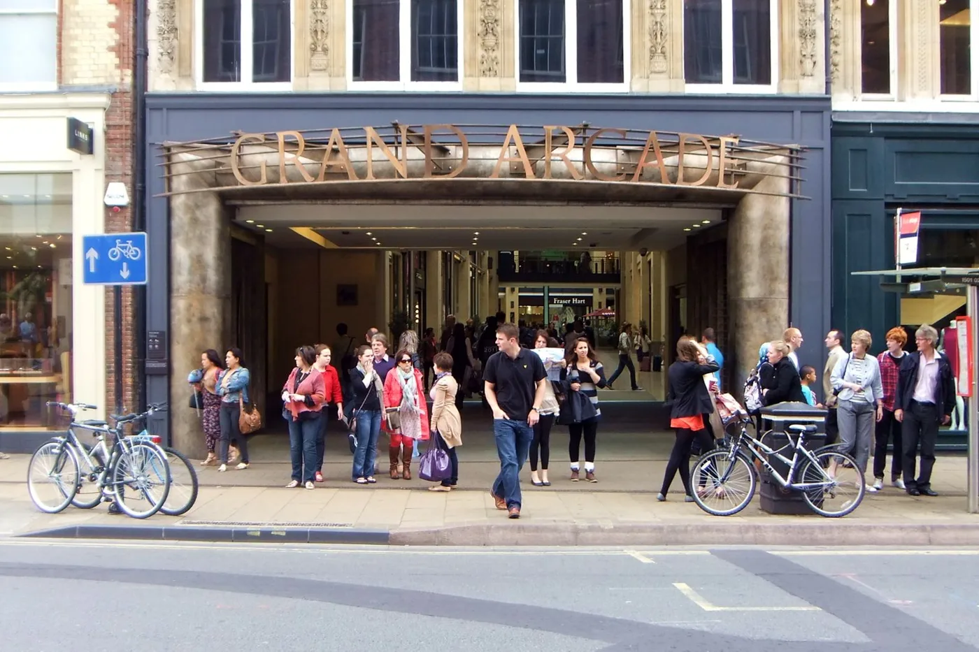 Uniqlo Opens in Cambridge's Grand Arcade at 9am Thursday